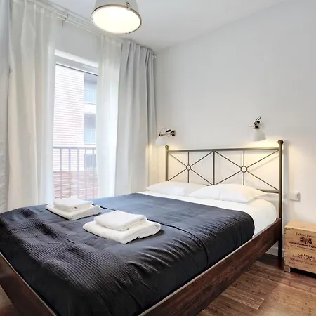 Tyzenhauz Piwna Street