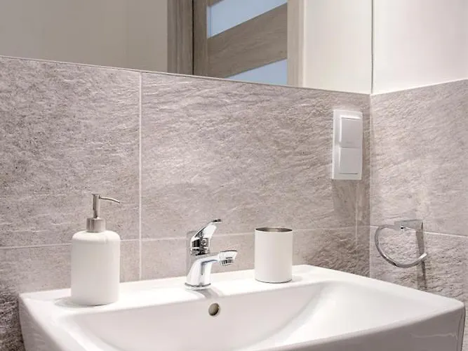 Tyzenhauz Piwna Street